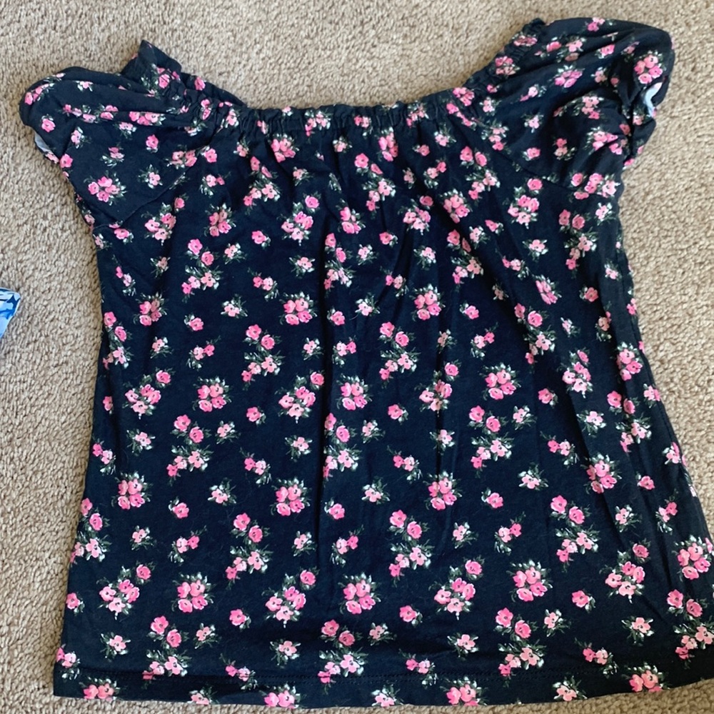 Black pink flower off the shoulder top size 7/8